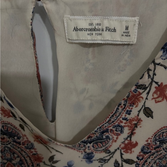 Cream Paisley V-Neck Long Sleeve Top - Women - Picture 3 of 4